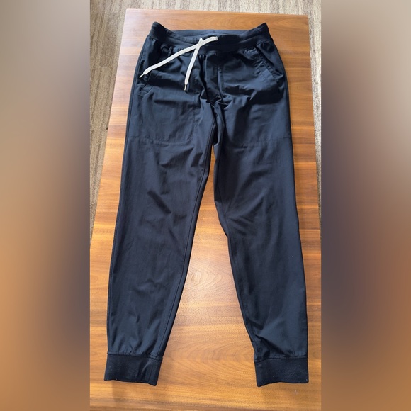 VUORI Men's Black Jogger Pants - Picture 6 of 6